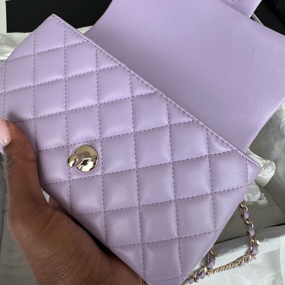 ๐ CHANEL 24P MINI TOP HANDLE LILAC ๐ - Picture 10 of 13